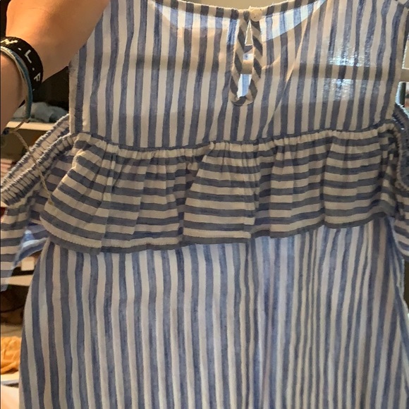 white and blue cold shoulder top - Picture 2 of 3